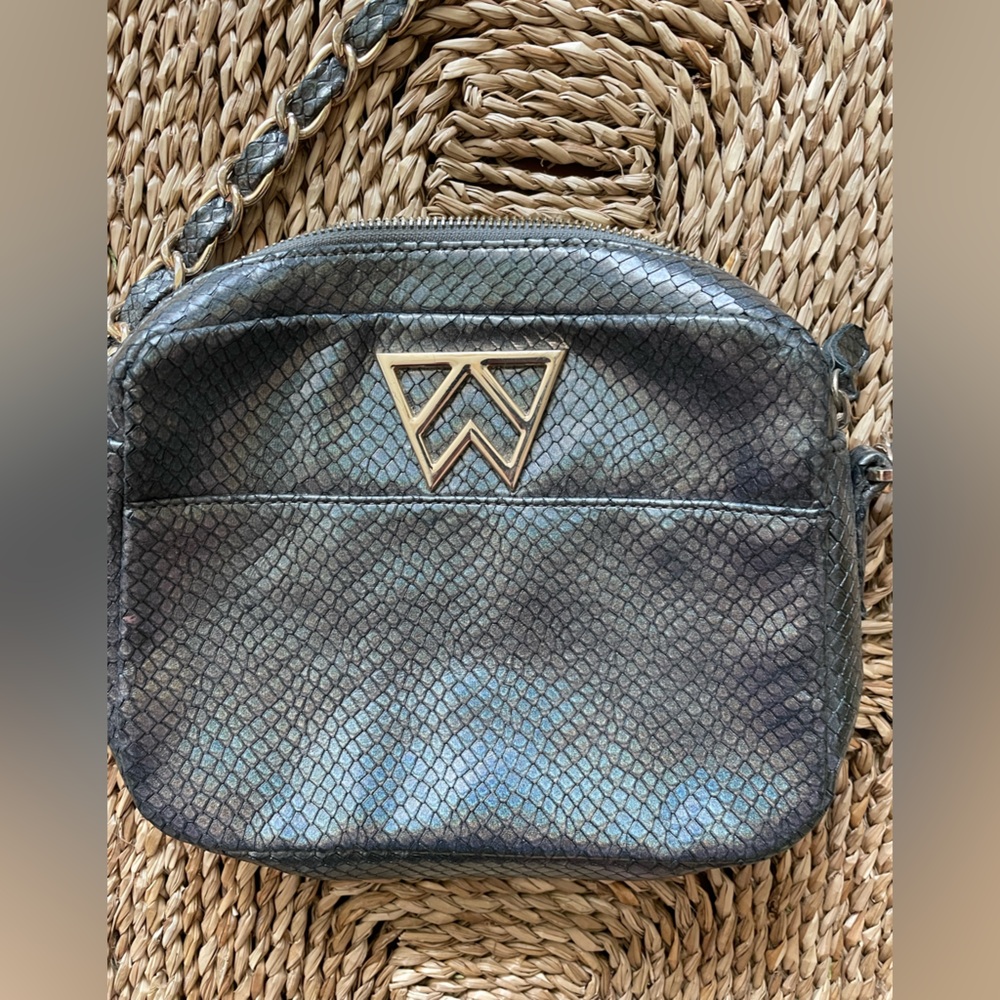 Kelly Wynne Mingle Mini Crossbody